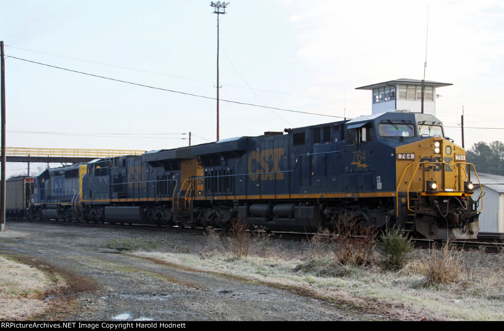 CSX 764 leads southbound coal train U306-27